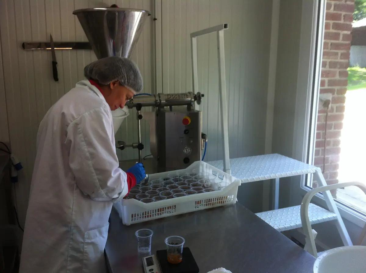 Anne Carole vient aider quelques heures par semaine